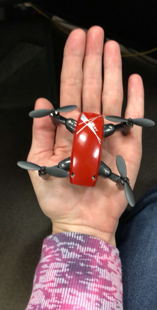 peggygeiger's tweet photo. cutest little drone ever! 
#selfiedrone, #tinydrones https://t.co/vUefO0AAUr