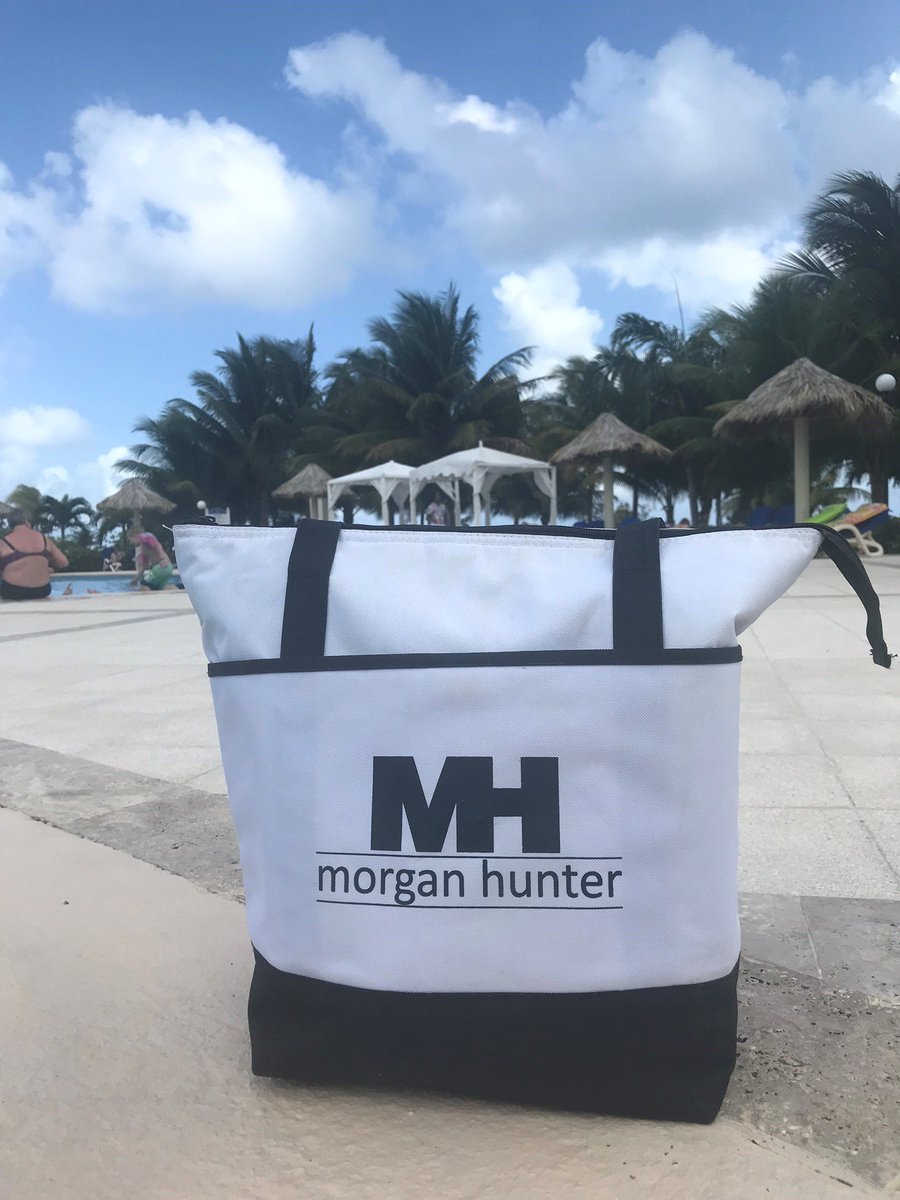 adminrecruiter's tweet photo. Coming back from a vacation can be tough. Believe me, I know. After spending last week in Jamaica I'm happy to say I used these tips and it helped! https://t.co/mJzGjNwv18
#vacation #Morganhunter #WorkLifeBalance https://t.co/WJFWrJTPtI