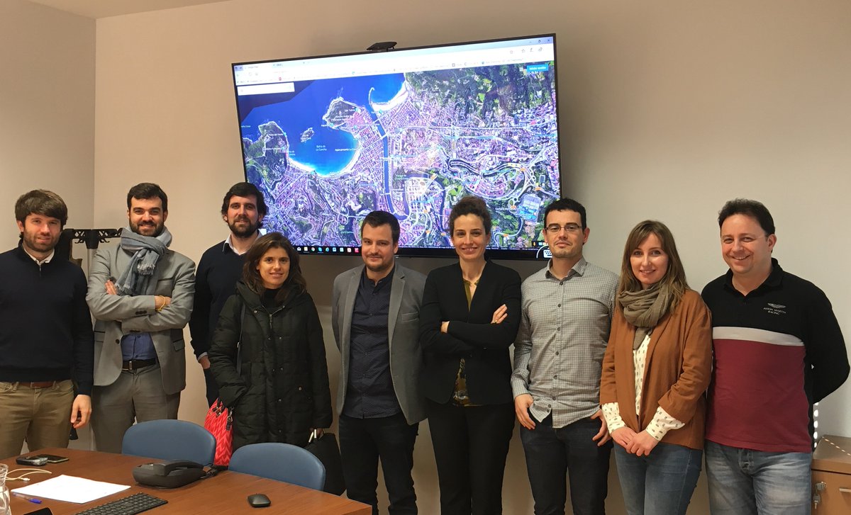 dbusdonostia's tweet photo. Dbus ha acogido estos días la primera reunión del consorcio del proyecto europeo #EMOBASK, que tiene como objetivo promover y facilitar el uso del transporte público en la #EurociudadVasca @Ayto_SS @attggipuzkoa #SMPBA #Interreg #Poctefa https://t.co/3cEqF9IXPp https://t.co/DHXbMXq5iw