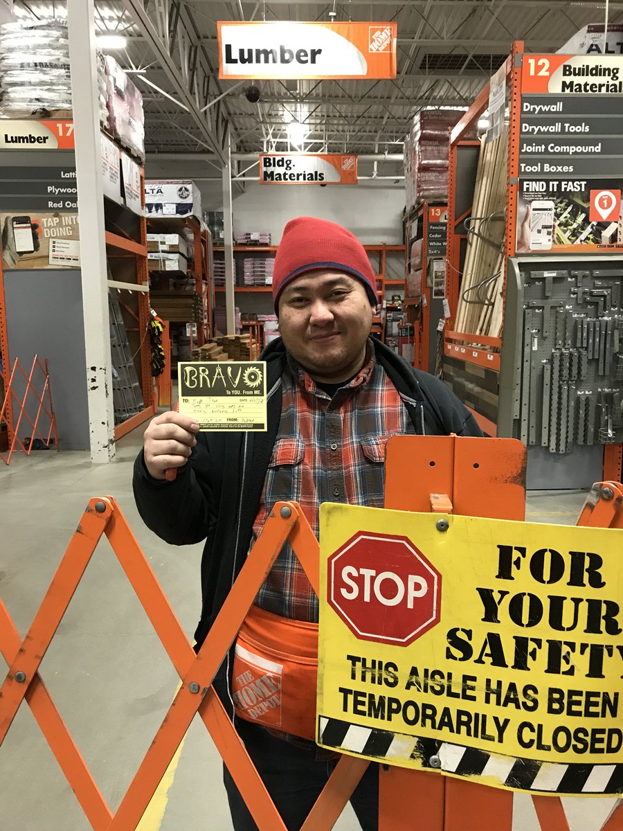 Jerrod1302's tweet photo. Shout out to one of the best OFAs in the PNW!!! Thank you Kao for working safe and using gates when the store is closed. #team1302 #PNWStartSafe #efficientandsafe https://t.co/4N7Dj5HQor