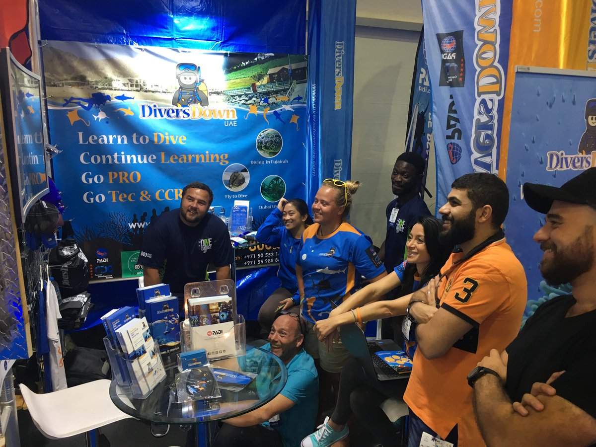 DiversDownUae's tweet photo. A fantastic start to DMEX 2018! The team enjoying our video! #DMEX #DIBS #mydubai https://t.co/cCbw153nUP