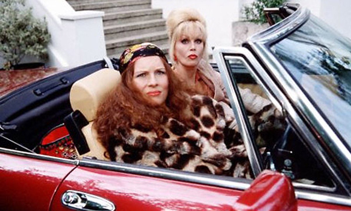 GhostlyFerns's tweet photo. We’re planning a road trip from the north to the south France this summer! Toot toot! Any tips for us, sweetie darlings? 🚗☀️🍷🧀🥖 Things we’re interested in include… wine, cheese, bread, cocktails, wine, art, wine 🇫🇷 https://t.co/JWfT9hcpF3