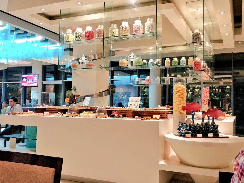 Notconnoisseur's tweet photo. Todays stop @westinpune 

Enjoying the vast spread buffet at Seasonal Tastes.

#SneakPeek #Pune #Punefoodie #food #dinner #lovebuffets https://t.co/5aZNiXBbiv