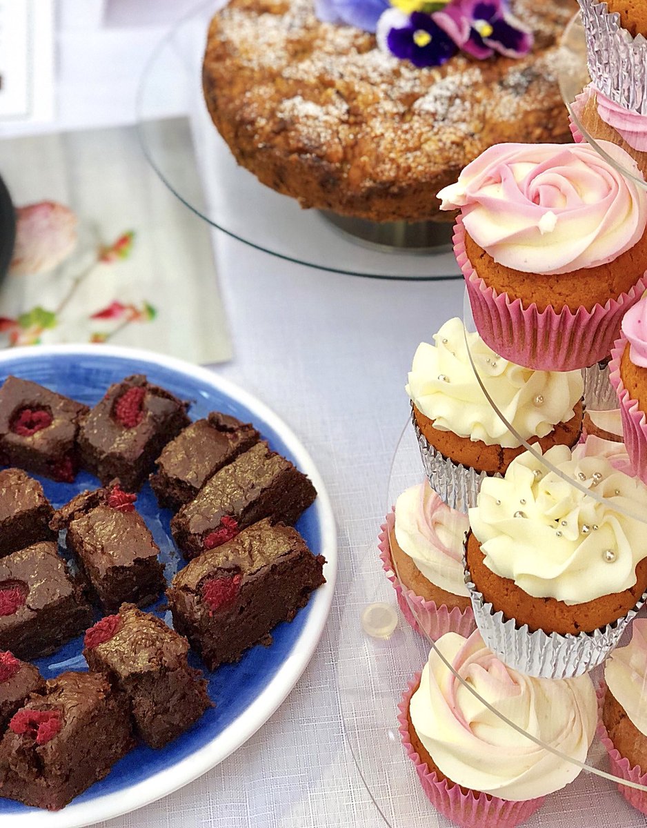 PinkTeaUK's tweet photo. Have you tried using Pink Tea in your baked goods yet?! 
A great way to reduce the sugar in your sweet treats. 
Check out our blog page to find our gooey cacao and raspberry brownie recipe 😋

#pinktea #vegan #cakes https://t.co/z43LSCcjCT