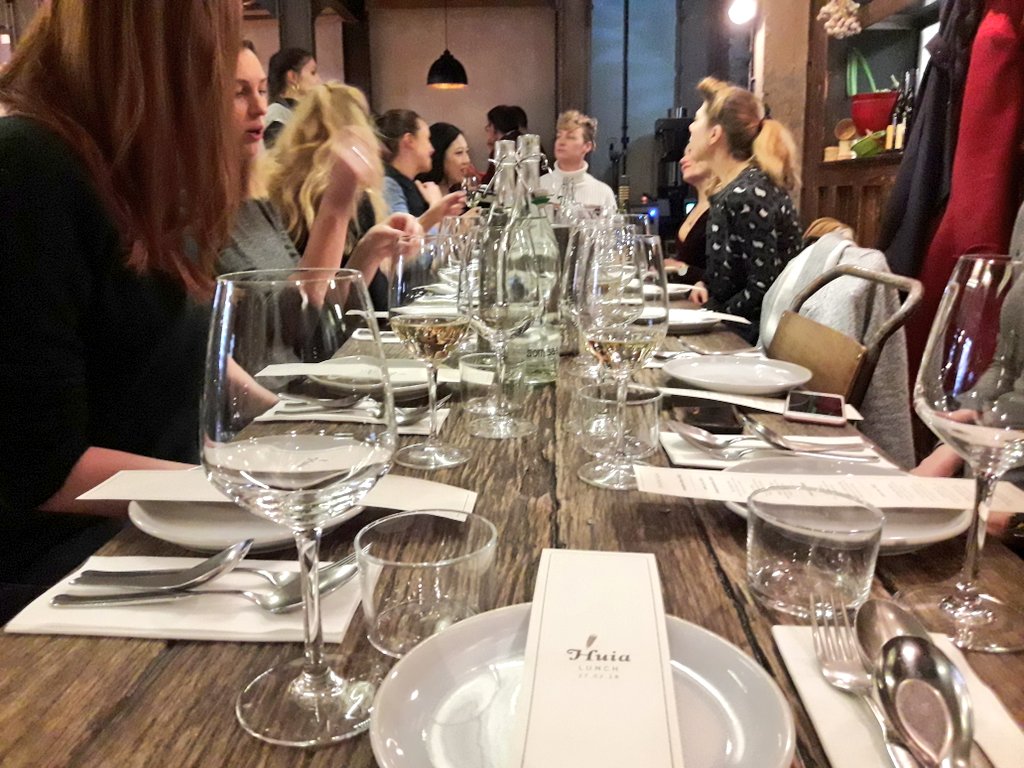 Wonderful tasting with Sophie of <a href="/HuiaVineyards/">Claire</a>, taking us through the range while pairing with delights from @somsaa_london <a href="/nzwine/">New Zealand Wine</a> #marlborough #biodynamic