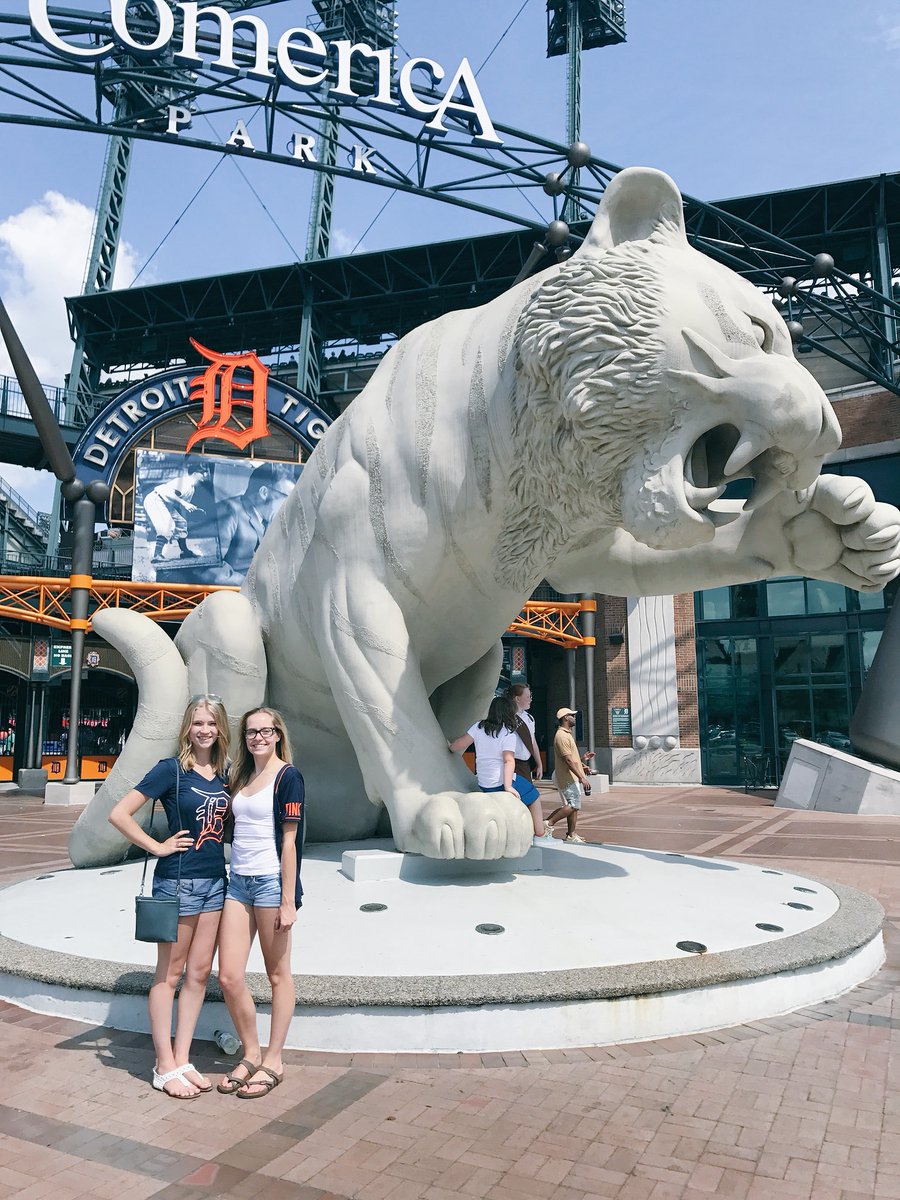 Happy birthday Meghan! Can’t wait for more pool days and coffee dates. I hope you have an amazing day 💕