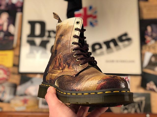 PickUp78_com's tweet photo. New : The Pascal Multi Carthaginian Cristal Suede
•
•
•
#allaboutdrmartens #drmartens #drmartenstyle #drmartensstyle #girls #fashion #instagram #highsnobiety #potd #ootd #sotd #followme #follow #pictureoftheday #picoftheday #photooftheday #shoes #boots #england #boys #firstc… https://t.co/ntdSalfDep