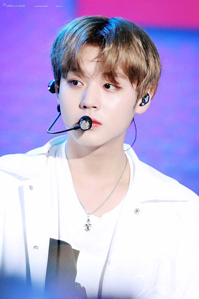 Apreslapluie_JH's tweet photo. ALWAYS YOU 💕
#박지훈 #워너원 #WANNAONE https://t.co/M9iNeXAUzz