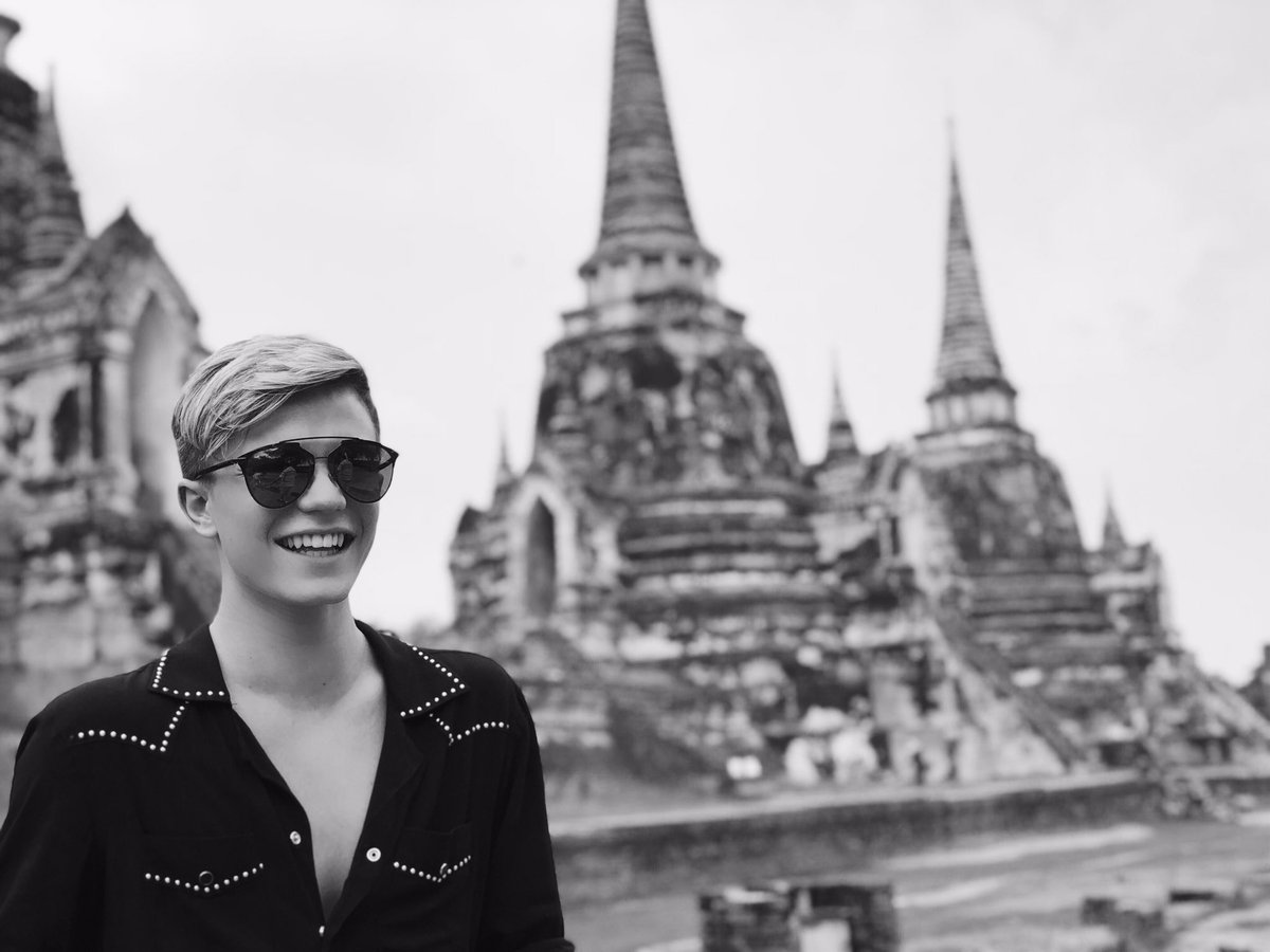 RonanParke's tweet photo. looking back on this trip like... Bangkok, you have been a dream 😍 https://t.co/86702IAy1F