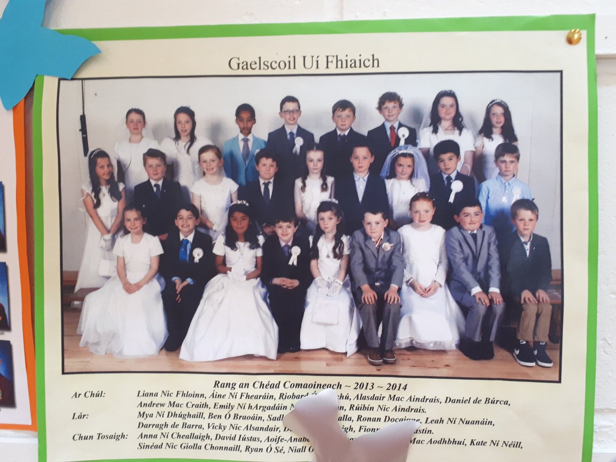 guifhiaich's tweet photo. Ag féachaint siar...... Seo Rang 6 ag déanamh An Chéad Chomaoineach i 2014. Nach álainn atá siad! #confirmation2018 #Cóineartú https://t.co/CWCeYRtnJC