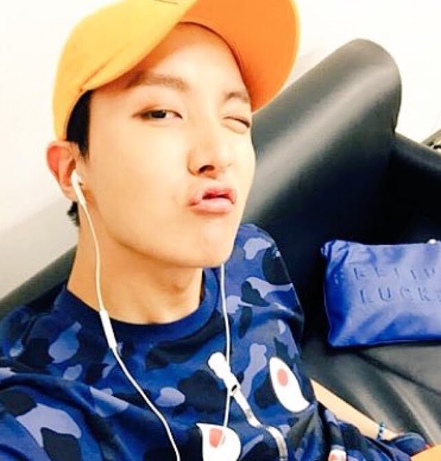 DKpoplayouts's tweet photo. #delamakpoplayouts #bts #JHOPE #THOSFansBTS25F #Hobi #hoseok #HIXTAPEisComing #jhopeMixtape
Kpop Layout bts JHope Blue and Pantone orange © and rt if saved or used^^
@HoseoksHope18 espero que te guste 💕💕 https://t.co/YosO0425Tg
