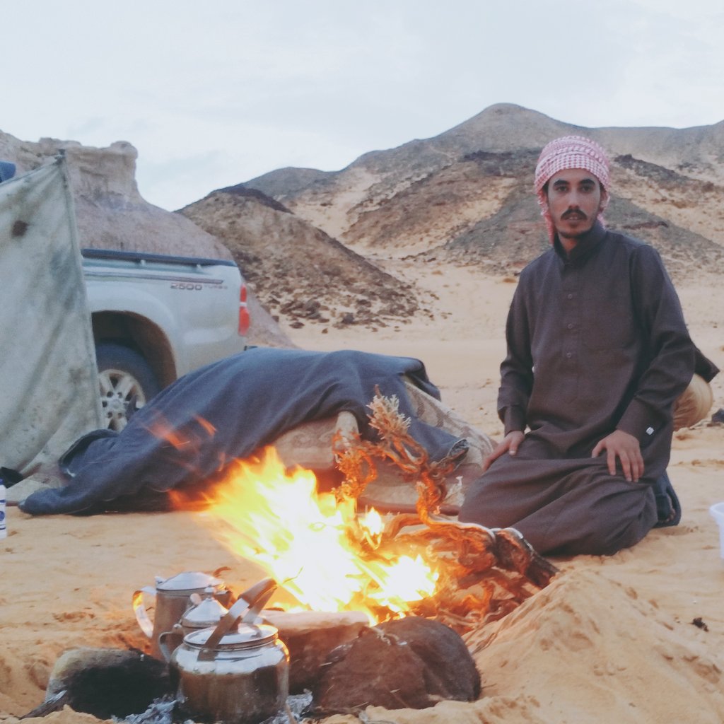 يا الله أنك تعز ديني وتغفر  . . لـ شيباني 
و آسّتجيرك من غثا المُنكر وشين السمعه💛.
#الحويطي