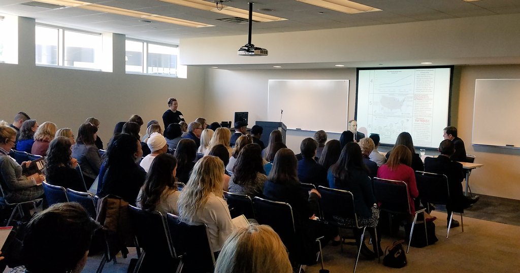 AllisonJHalco's tweet photo. Packed room for the breakout session talking #syncoursignals at #CLEintern18 @GCPartnership https://t.co/hcn5ps8cCt