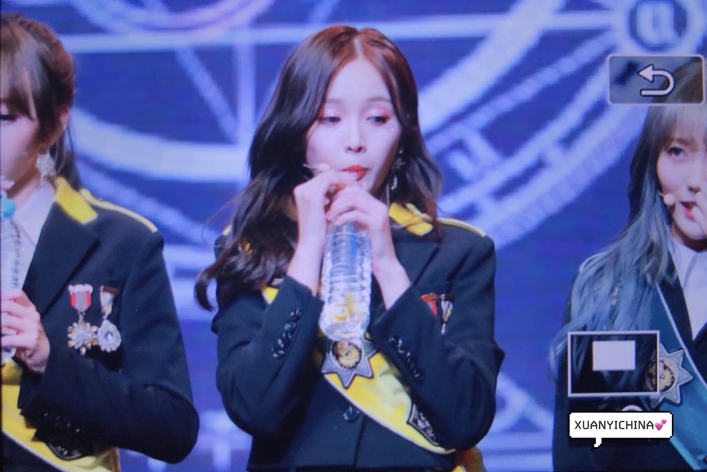 XUANYICHINA_'s tweet photo. 180227 쇼케이스 프리뷰 preview
#선의 #WJSN #XUANYI
💕@WJSN_Cosmic https://t.co/hpCzwatkL8