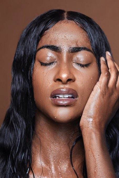 sk1nnyy_'s tweet photo. I am a Nigerian self taught makeup artist and content creator. I have been at it since I was 15 and can't wait to see what the industry holds for me in the future #WeAreNigerianCreatives https://t.co/qmw8q25Opl
