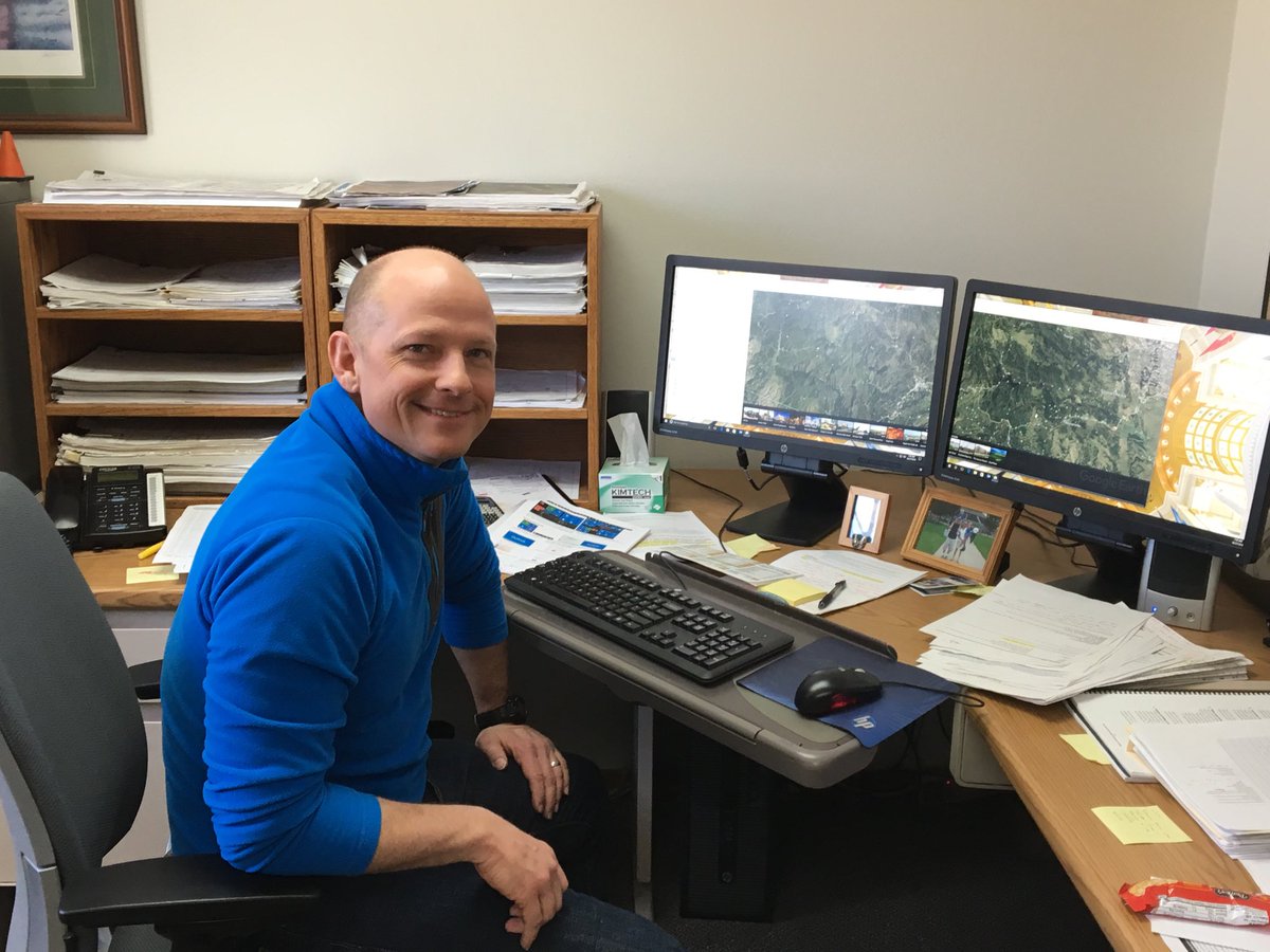 RapidCityRegEng's tweet image. Thanks @RehorstJohn for 24 years of dedicated service to the traveling public. @SouthDakotaDOT is great-full for your passion for highway safety.