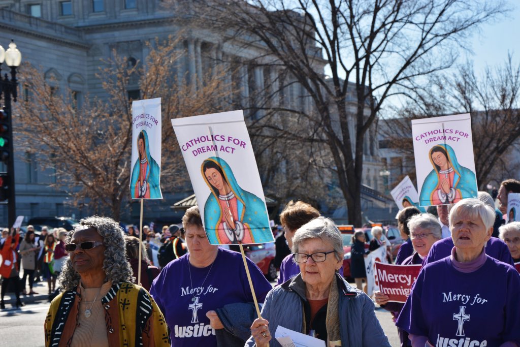 jackmjenkins's tweet photo. 1. Catholics are marching on Washington, D.C. today, calling on Congress to pass legislation to help Dreamers.
Several — including nuns and clergy — are expected to risk arrest later today while protesting to make their case. https://t.co/3OczoNC2uC