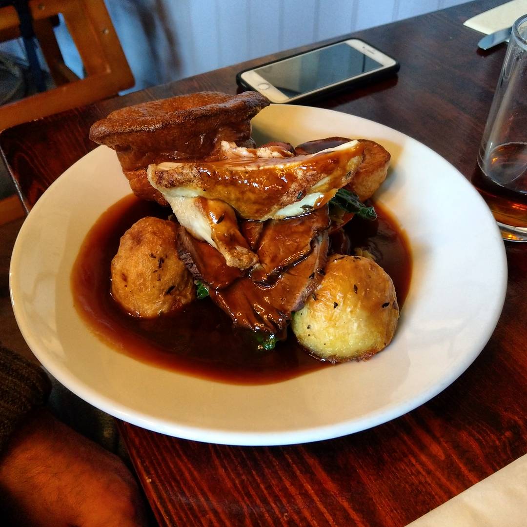 roastsbrighton's tweet photo. Went to the @LadiesMilePub in Patcham on Sunday - four excellent roasts from @TisburysKitchen, nice one👌🏻#Brighton #SundayRoast https://t.co/naPT82iUD7