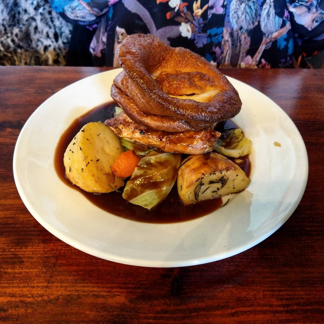 roastsbrighton's tweet photo. Went to the @LadiesMilePub in Patcham on Sunday - four excellent roasts from @TisburysKitchen, nice one👌🏻#Brighton #SundayRoast https://t.co/naPT82iUD7