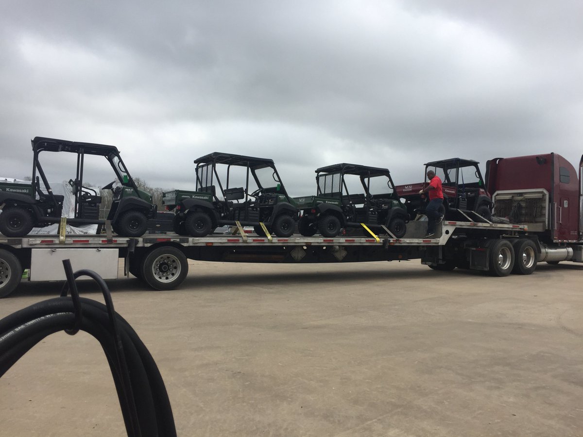 UVCPOWERSPORTS's tweet photo. HUGE fleet order leaving today! Safe travels, guys! π£οΈπ₯ #TeamUVC #mulesonmulesonmules #traileredandready #letthegoodtimesroll @KawasakiUSA https://t.co/r2UyDgZ6RV