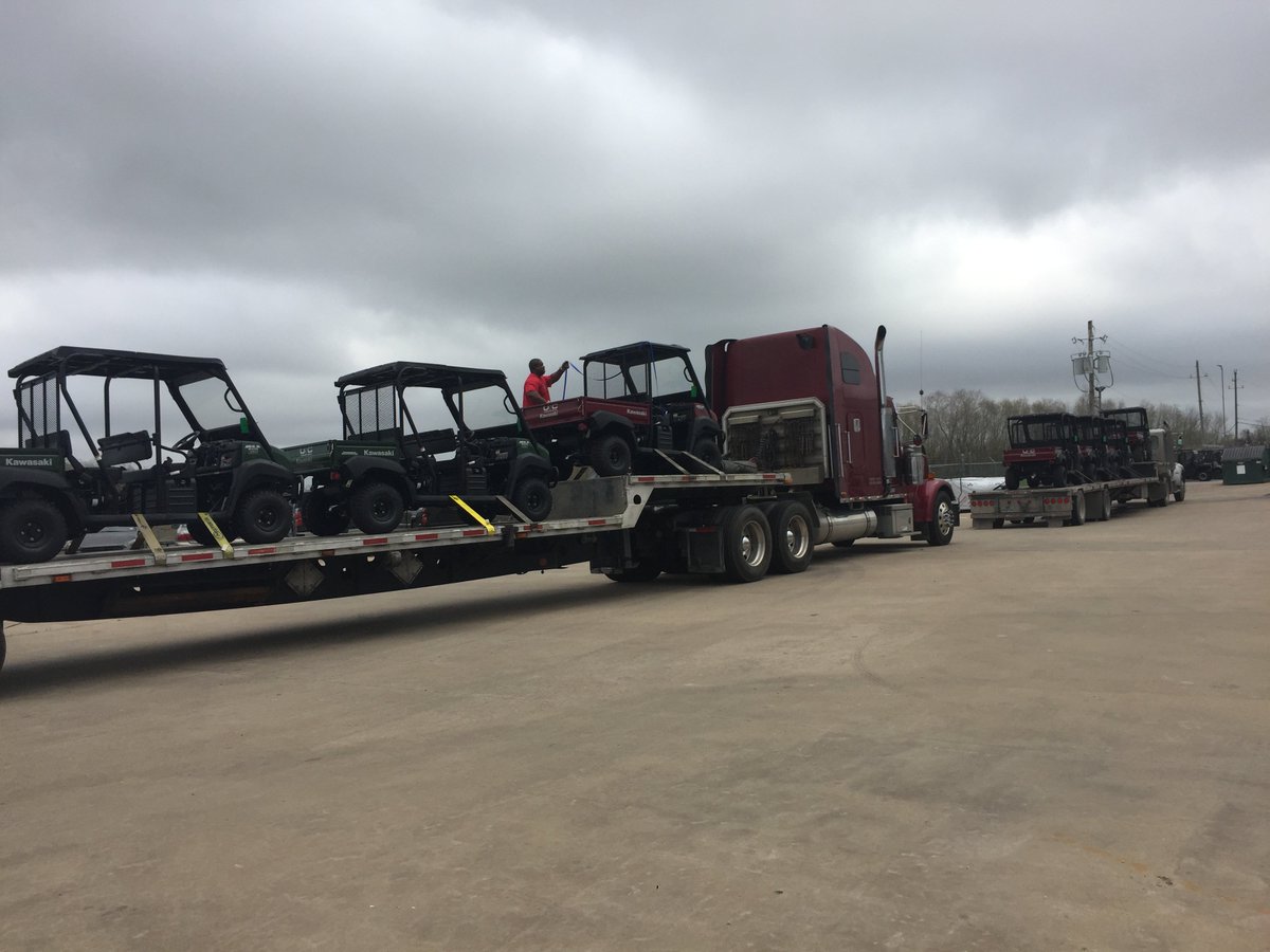 UVCPOWERSPORTS's tweet photo. HUGE fleet order leaving today! Safe travels, guys! π£οΈπ₯ #TeamUVC #mulesonmulesonmules #traileredandready #letthegoodtimesroll @KawasakiUSA https://t.co/r2UyDgZ6RV