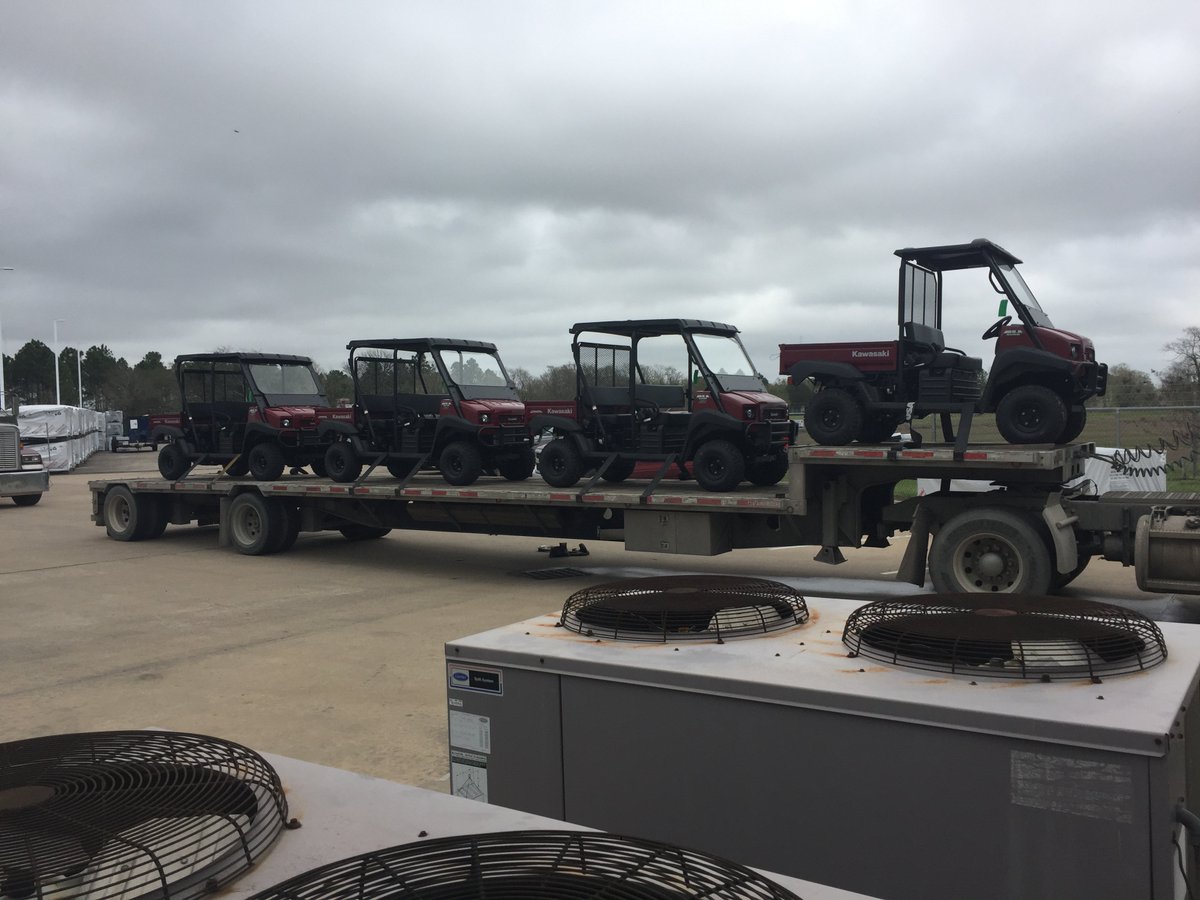 UVCPOWERSPORTS's tweet photo. HUGE fleet order leaving today! Safe travels, guys! π£οΈπ₯ #TeamUVC #mulesonmulesonmules #traileredandready #letthegoodtimesroll @KawasakiUSA https://t.co/r2UyDgZ6RV