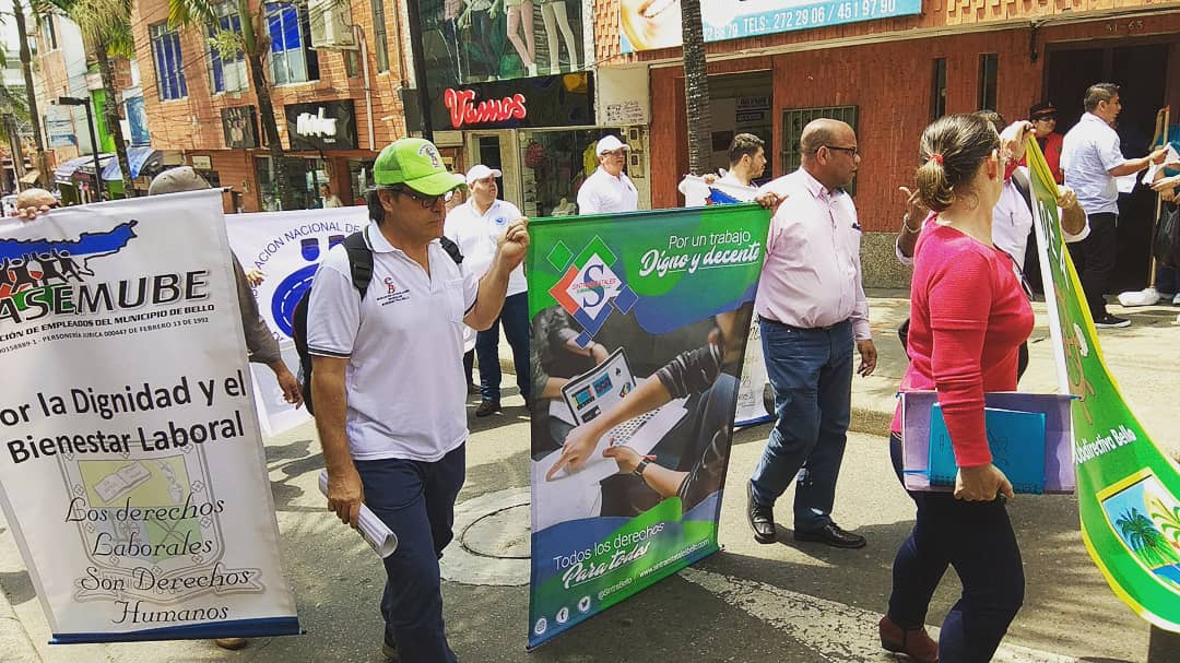 SintraBello's tweet photo. Entrega de Pliego de Peticiones al municipio de Bello. 

Por un trabajo digno y decente. ¡Derechos para todos!  #SintraBello #Sindicato #Sintraestatales #Justicia #Bello #Colombia @AlcaldiadeBello @ConcejoBello https://t.co/9x7RjH0jQO
