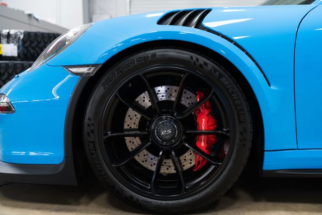 UltimateAuto_'s tweet image. 2016 @Porsche GT3 RS now available for purchase! | IPE Exhaust system | @TechArtUSA Carbon Fiber trim | @Escortradar Passport 9500Ci radar detector/ laser diffuser | Full front protective clear bra | Llumar window tint | 2,476 Miles | $229k | 

#FORSALE #UltimateAuto #GT3RS