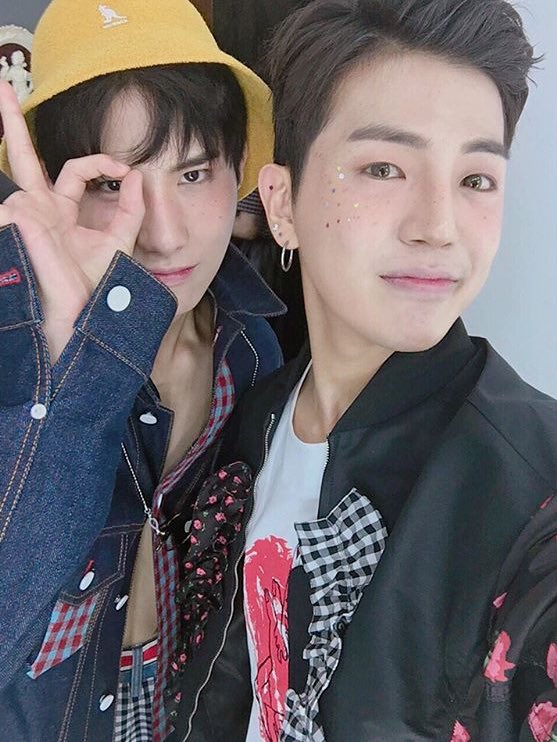 kimseyoonpics's tweet photo. happy birthday to our honey voice and other half of 93 liners! i hope he's able to enjoy this day and maybe idk rest a little bit 🗿✨
#HAPPYDONGHUNDAY https://t.co/QlmX77ZRa7