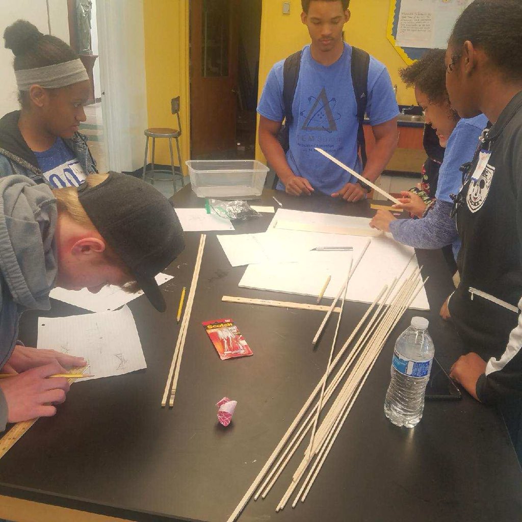 VikingsSBHS's tweet photo. #STEMSummit2018 was a success! Over 130 participants lead by 50 of our awesome students with the help of engineers lead by former #astronaut #KevinPChilton and our very own Ms. Carmody #STEM in @CatholicEdLA #CatholicSchools #NationalEngineersWeek #buildingbridges https://t.co/4KV6qkJ4ta