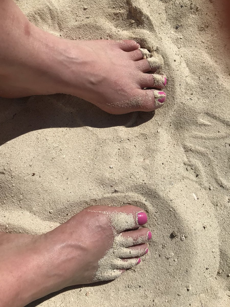 bebodywerx's tweet image. Week at the beach gives me tons of texture for my happy feet. We get the beach gives me tons of texture for my happy feet.#barefoot #nutritiousmovement #footfixn #mobility