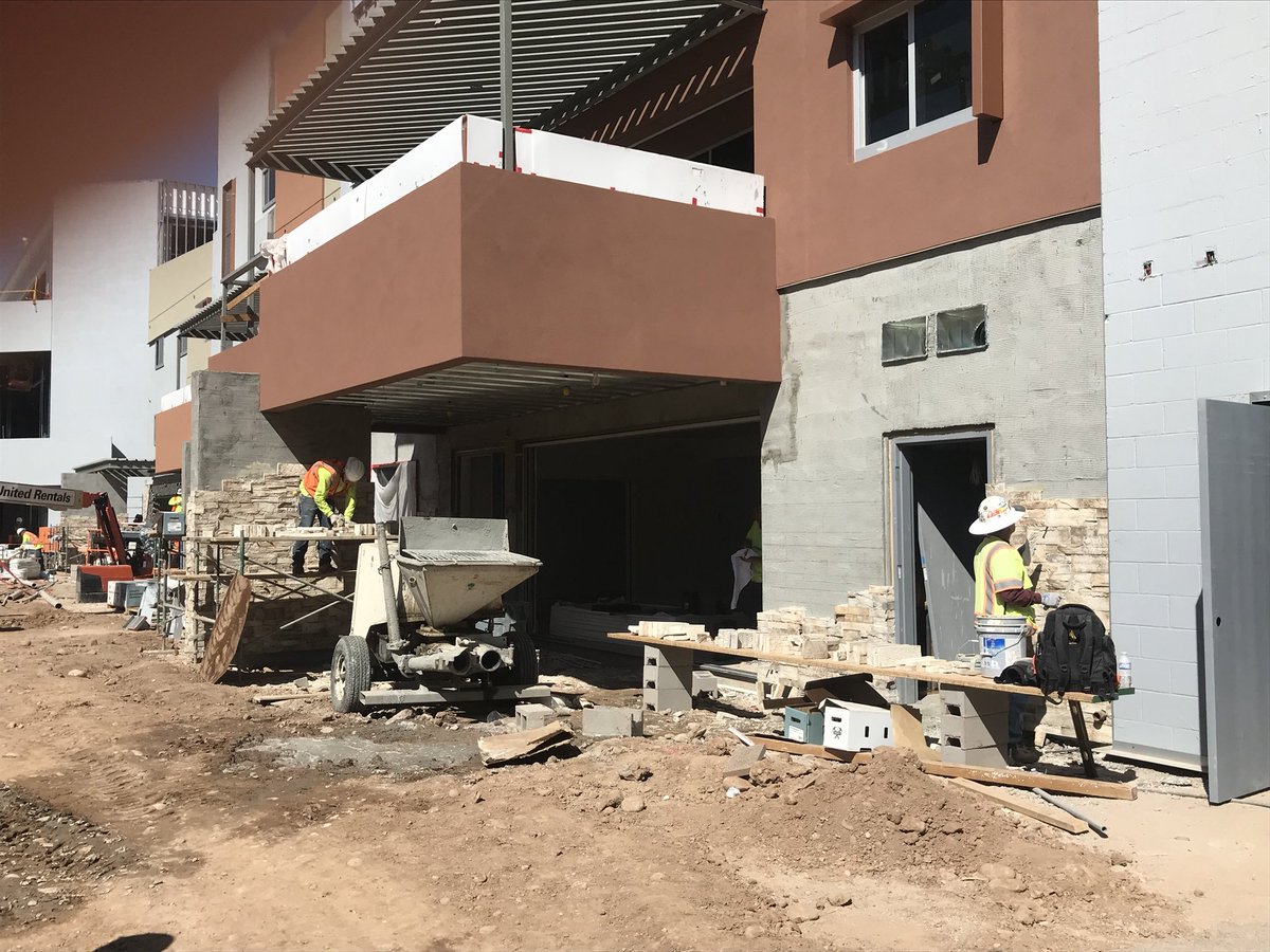 AZBrickNStone's tweet photo. @StoneColdAZ laying up some beautiful @creativemines split-mod stone @ASU Greek Village with @OklandConst supplied by @SummitBrickPHX https://t.co/CCD6p6n2W6