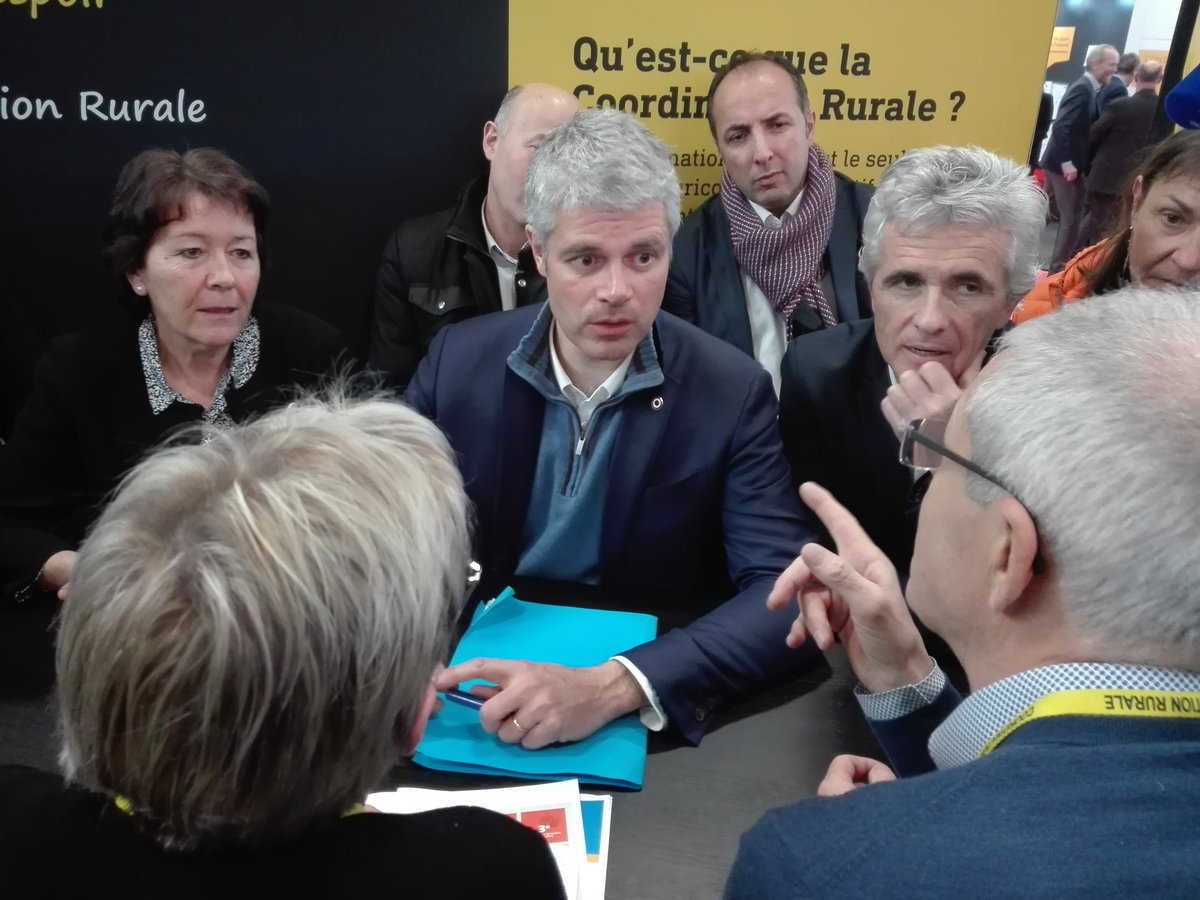 #SIA2018 <a href="/laurentwauquiez/">Laurent Wauquiez</a> sur le stand de la CR