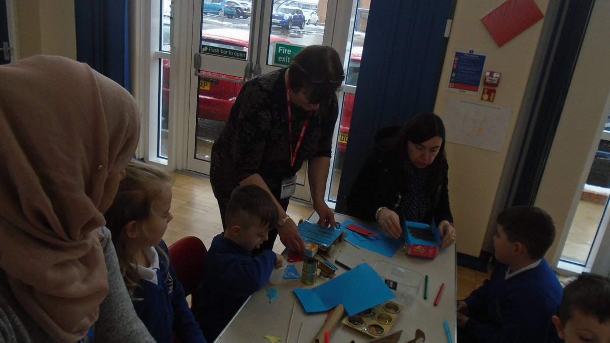 WfieldPrimary's tweet photo. Thank you to all the adults who came to 1LJ's Inspire this morning. The children had a fantastic time and created some amazing vehicles! #WfieldINSPIRE #creativeweggies https://t.co/rd1dRfsGM6