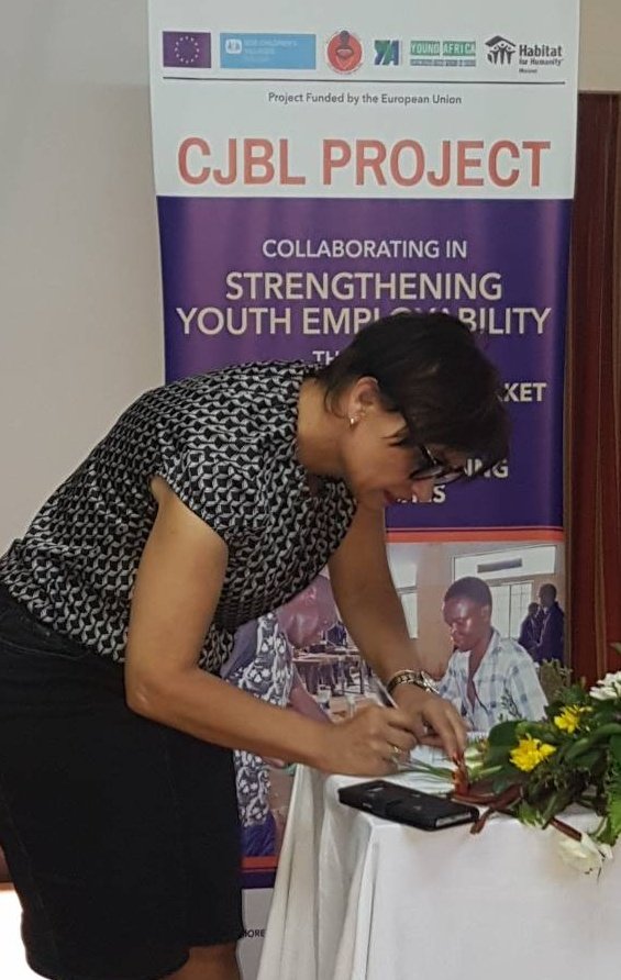 Yes! After long day of project planning, partnership agreement with @soskinderdorpen <a href="/SOSMalawi/">SOS Children's Villages Malawi</a> <a href="/GreenMalataCV/">GreenMalata</a> and <a href="/Habitat_org/">Habitat for Humanity</a> signed. Together we train 450 #youths in #Malawi in #skills for #employability and #entrepreneurship. Funded by <a href="/EUinMalawi/">EU in Malawi 🇪🇺</a> @europeaid @MGerrmannEU