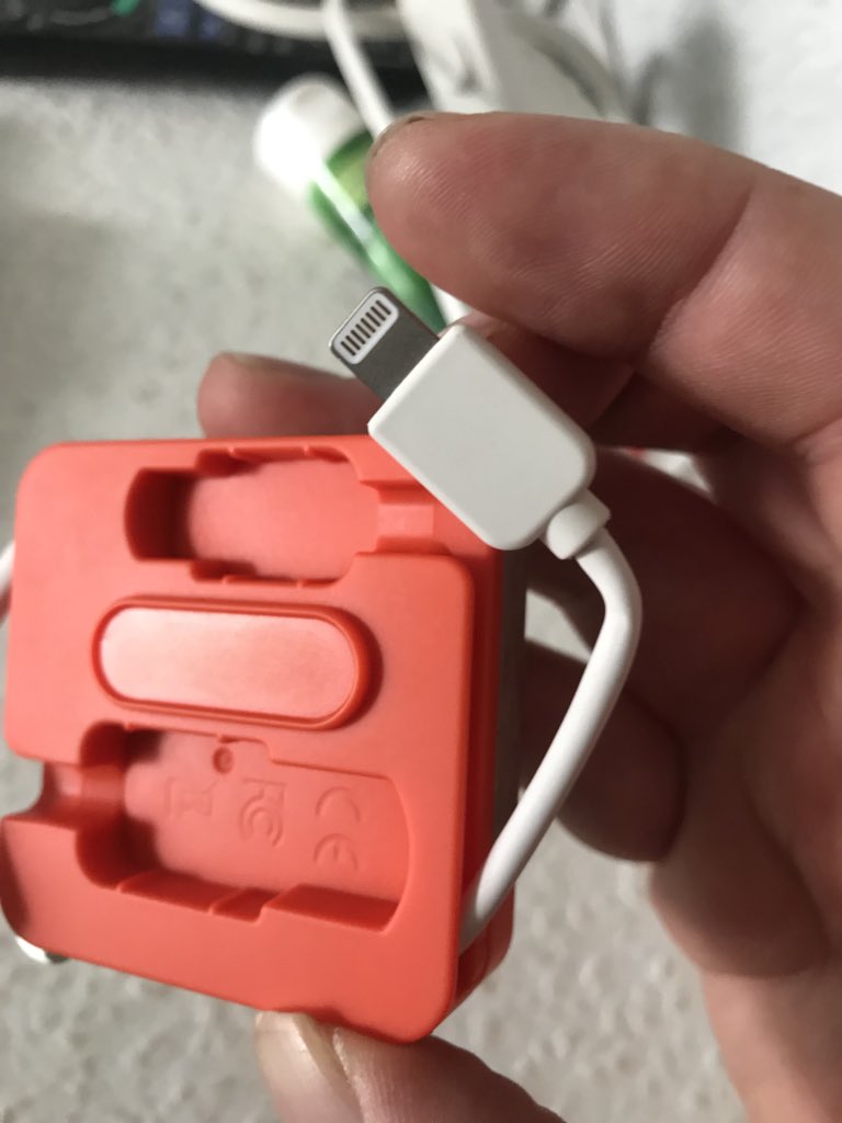 dertobe_'s tweet photo. Yay. Finally received my #ksave by @PKparispress. Backed it via @Indiegogo 3 years ago. And it looks like a pretty cheap piece of plastic. :-( The cables will be broken at The end of Summer i guess. https://t.co/PUjiGbIYUo