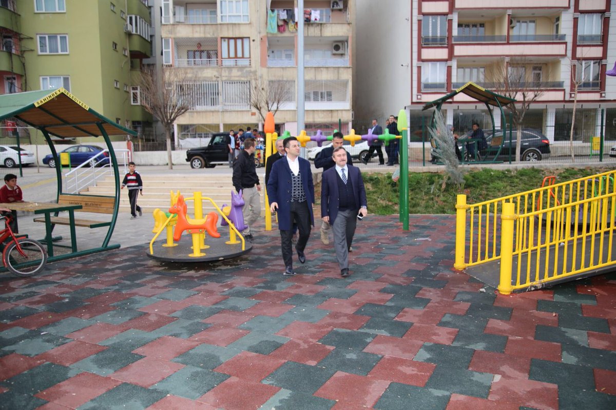 İstanbul Büyük Şehir Beledi̇yesi̇,Ağaç ve Peyzaj A.Ş Genel Müdürü Faruk Kacır ve beraberinde ki heyet Başkan Vekilimiz Ceyhun Dilşad Taşkın ile birlikte Kızlar tepesi parkında incelemelerde bulundu