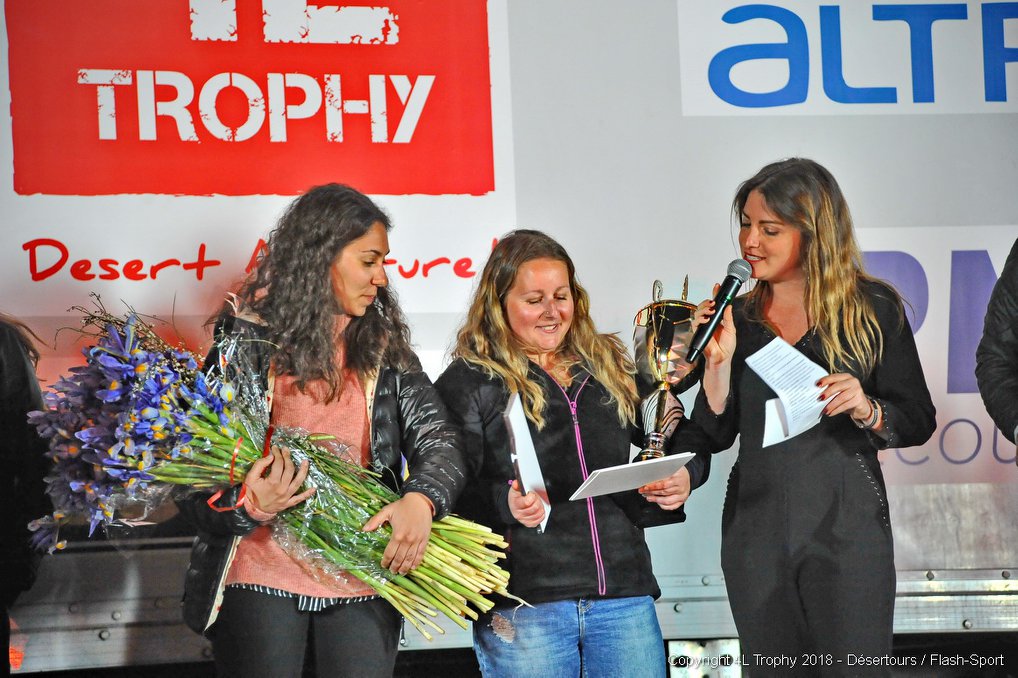4L_Trophy's tweet photo. Retour sur le podium de cette 21ème édition du #4LTrophy : 
🥇+ Prix « équipage féminin » :  Megane &amp; Sarah, "Les piqueuses" #122
🥈Kévin &amp; Maxence, "Gend'humanitaire" #41
🥉Emma &amp; Celia, "Girls on the raid" #1286 

Toutes nos félicitations à tous les équipages ! 
#4LTrophy2018 https://t.co/V88Lifn3Ew