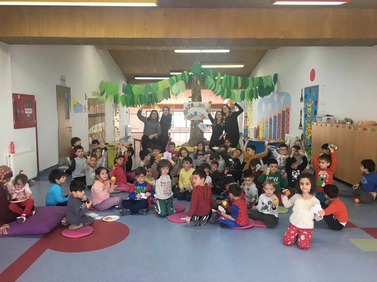 z_eliss's tweet photo. Bahçeşehir Koleji Anaokulu 5yaş öğrencilerimiz öğretmenleriyle birlikte Mathazone markete gittiler ve kendi tasarladıkları paralar ile alışveriş yaptılar. 
#heranimdabahcesehir @mhrbnkpln12 @idemnal15 @senemaydogdu15 @tugbaozdinc @serifegol15 @BurdurBK @obbo2015 https://t.co/kbf9dGbXVk