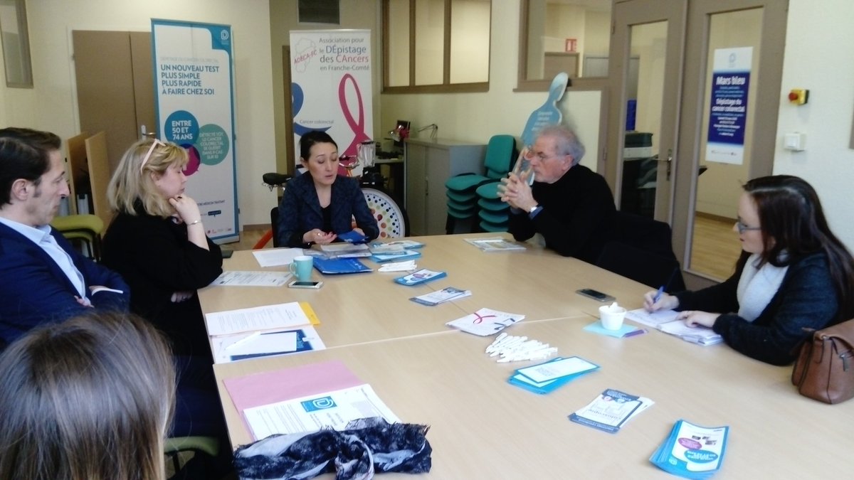 MlouCarbayo_Mut's tweet photo. @MlouCarbayo_Mut Présentation à la presse et lancement de la #campagne #MarsBleu pour le dépistage du #CancerColorectal à #ADECAfc avec nos partenaires @groupe_mgen @villedebesancon @ameli_actu @laliguecancer @msa_actu https://t.co/sVzI3DNbxq