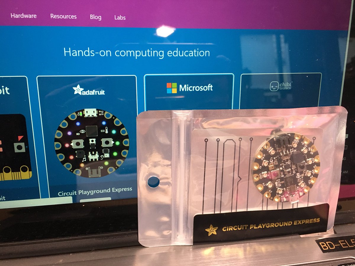 WallwinS's tweet image. 👏👏 our next? #CircuitPlayground #innovation21 @MSMakeCode #sgdsbtc #sgdsbcodes