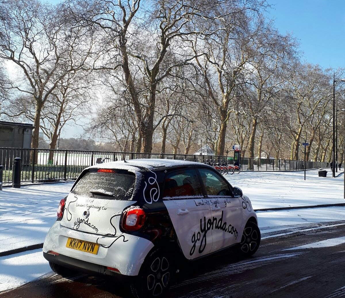 goYonda's tweet photo. Hyde Park looks beautiful in the snow ❄ and even better from the warmth of a Yonda car 😊 https://t.co/DM6xVC8hzi