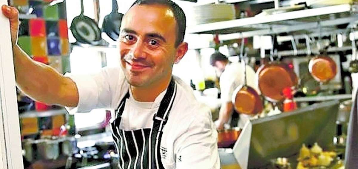 el_telegrafo's tweet photo. Un chef argentino-israelí enseña en #Ecuador sabores de la vanguardia de Oriente Medio ► https://t.co/rv9bMoistt https://t.co/NkPhDv2uky