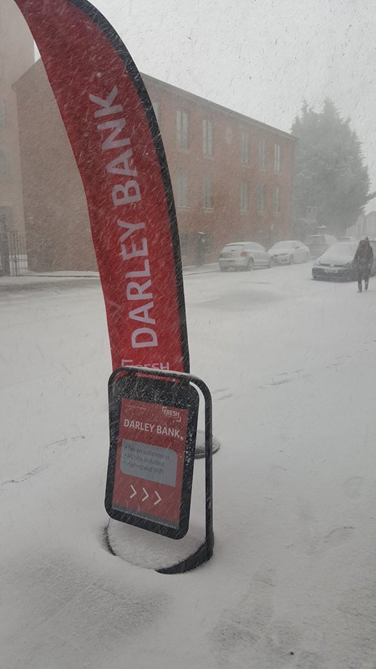 DarleyBank's tweet photo. #beastfromtheast hitting @DarleyBank earlier today! Wrap up warm everyone and get that heating turned on! #allbillsincluded #nohiddenextras #derbyuni #studentliving #freshstudentliving #snowmageddon https://t.co/dWRc1rwLv2