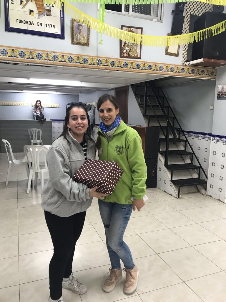 FallaPSegovia's tweet photo. Resultados del Concurso de postres del domingo, 25 de marzo:

- 1ª Ana Bosch
- 2ª Neus Fernández y Daniela Bartual

El jurado lo tuvo muy complicado, porque estaban todos para chuparse los dedos!! 

#fallaplazasegovia #fallas18fps https://t.co/7DZcG5AyTM