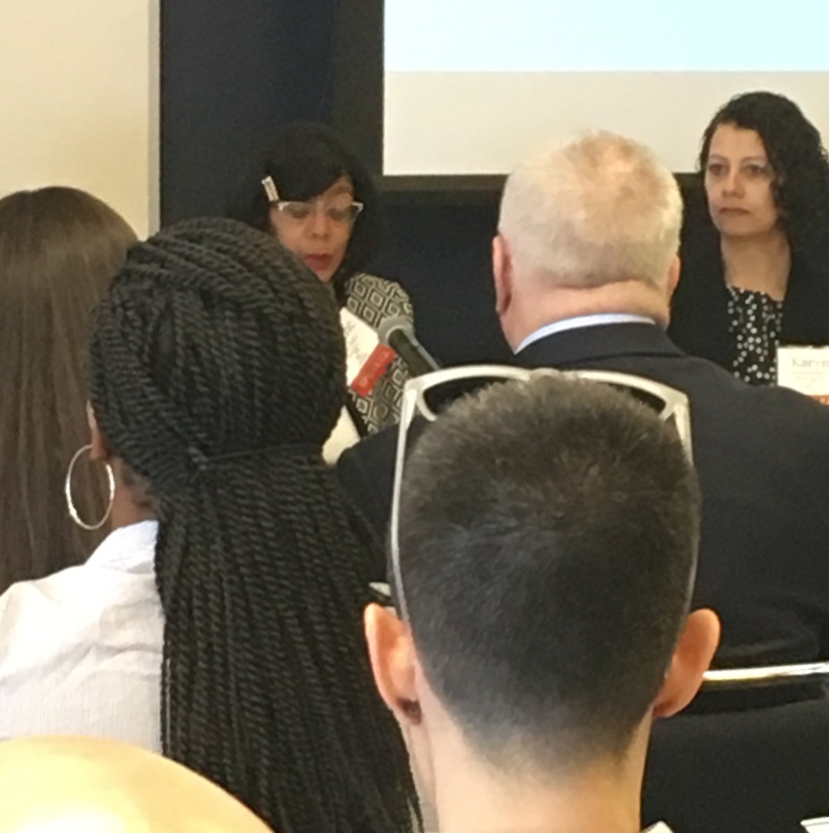 GreaterCLE's tweet photo. “Students are getting some hands on experience in their schools. As employers we can help them improve their soft skills” - Zerrine Bailey @JumpStartInc #CleIntern18 #intershipsummit https://t.co/qe0qL1ylyL