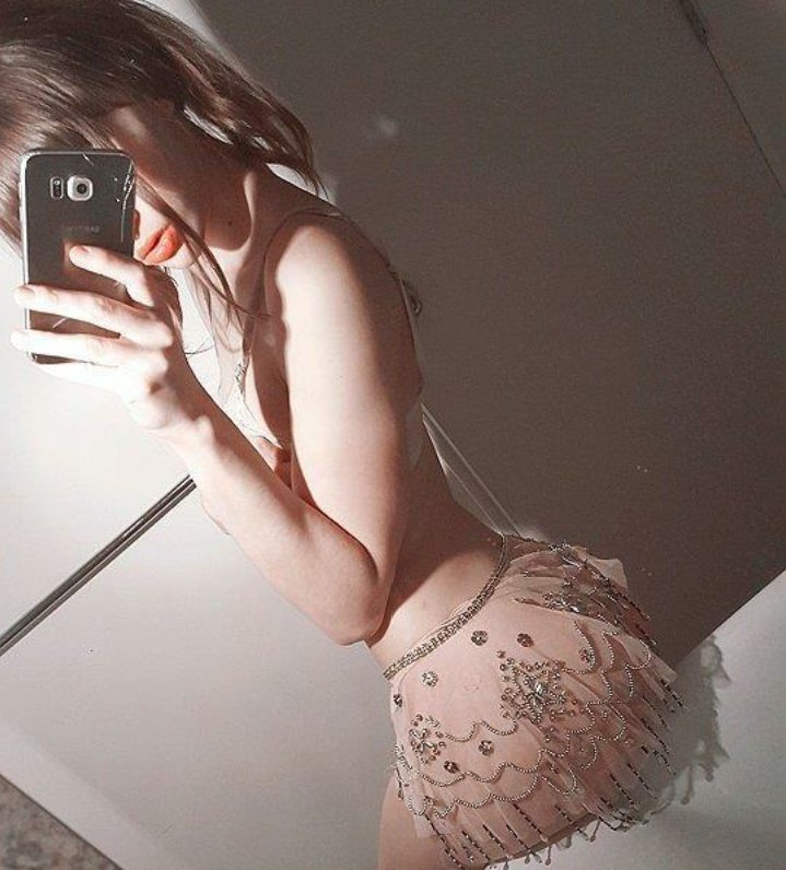 YaprakMutlu3's tweet photo. Mesaj at sana amımım fotosunu yolliyim yanıyorum aşkım söndür ateşimi 💏 https://t.co/662ibZLMRO