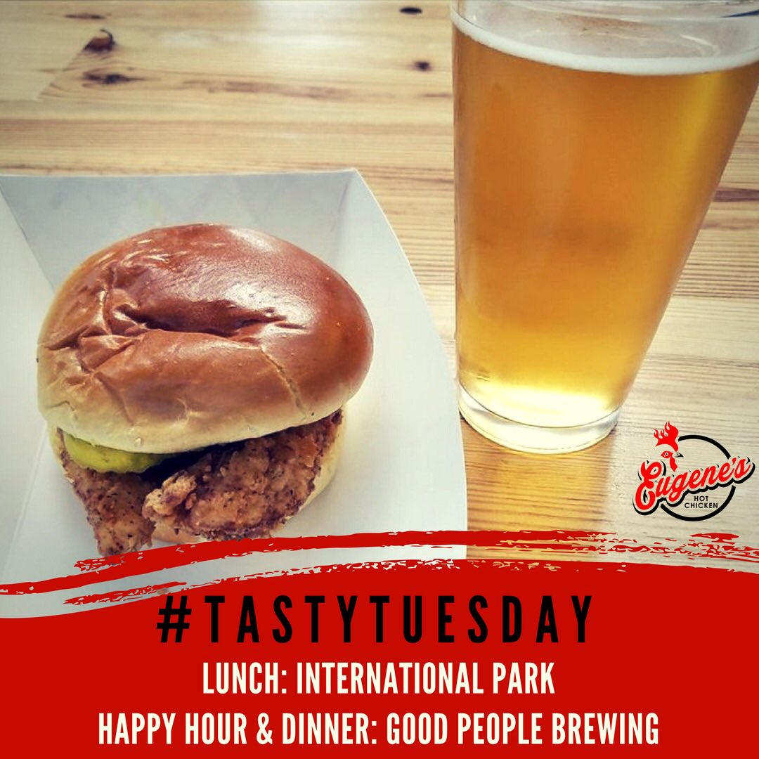 ChickenEugene's tweet photo. Itβs a perfect #TastyTuesday for you to enjoy a #hotchicken lunch!
ππ½
Head to @UptownBham or International Park for your #hotchickenfix
π₯
Tonight, join us for an ice cold brew at @GPBrewing
π»
#whereseugene #BhamEats @Happeningbham @bhamfoodtrucks @BhamHappenins https://t.co/nrza32upL3