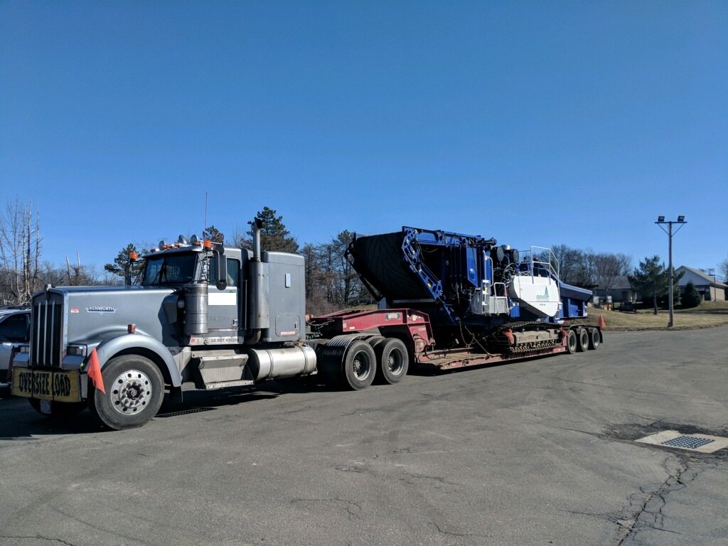 CSPTrafficUnit's tweet image. Roving Commercial Enforcement Teams along I-91 in Enfield found this oversized load:  permitted for 115K, weighed in at 139,350 pounds, axle combination only rated for 130K.  Taken out of service to keep us all safe!