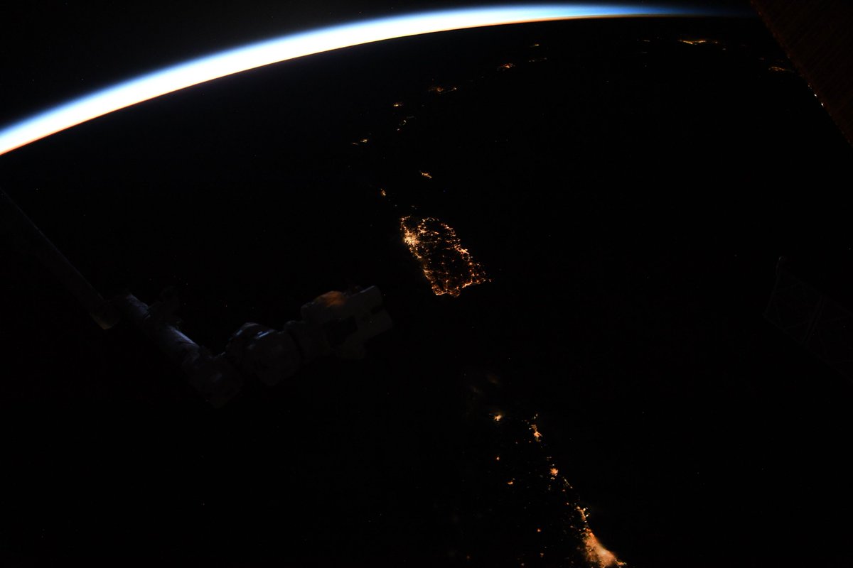 AstroAcaba's tweet image. Sunrise over #PuertoRico on my last day before heading home. What a beautiful sight.